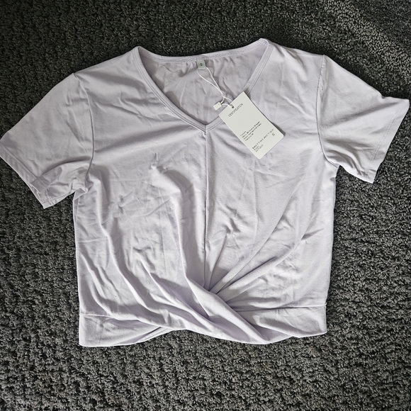 case Tops - Womens V-neck workout top with knot. Lavender Small New with tags. Cropped